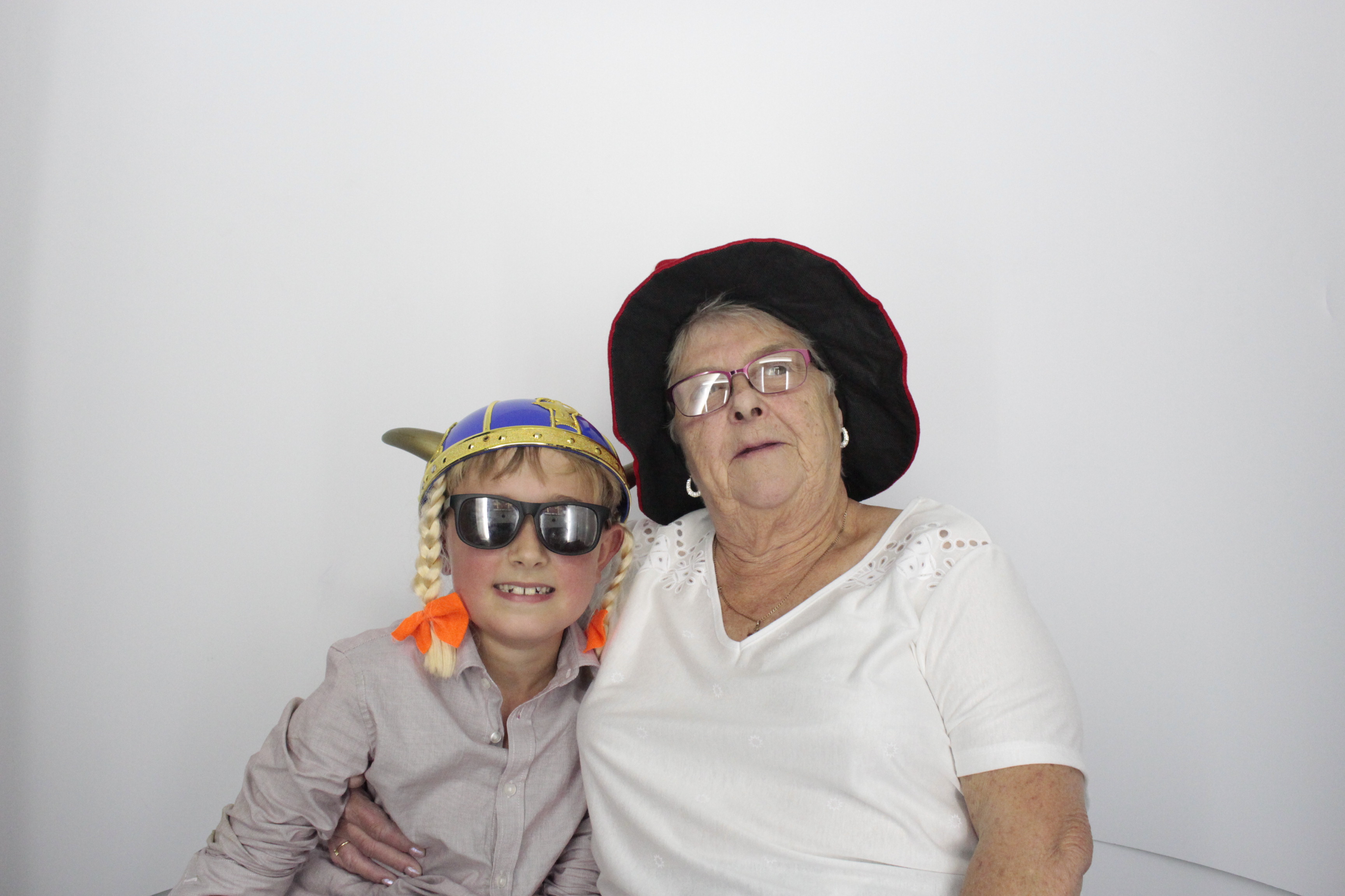 Ollie & Amy's Wedding | View more photos from the event at gallery.myphotoboothexperience.co.uk/u/MyPhotoBoothExperienceLtd/Ollie-Amys-Wedding